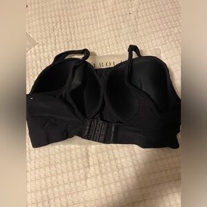 2XL UNDEROUTFIT black bra New with extra clasp adjuster